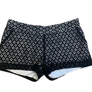 KENSIE White black lace shorts Sz 12 NWOT